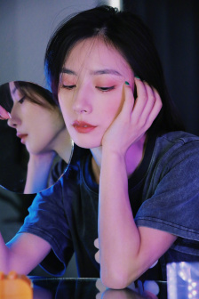 女角色翻白眼流口水流眼泪图片